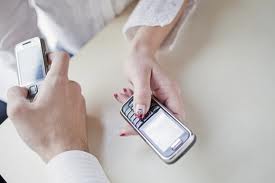 kolik-stoji-volani-placene-sms-na-cislo-zacinajici-909-906-905-908-909-976